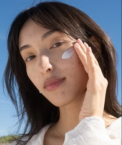 Clear skin visage Coola FPS 30
